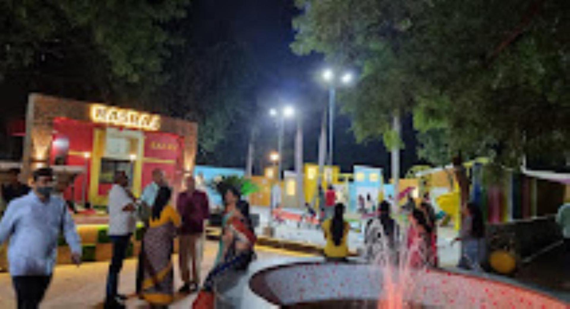Hotel Pritam Palace , Dhule Екстериор снимка