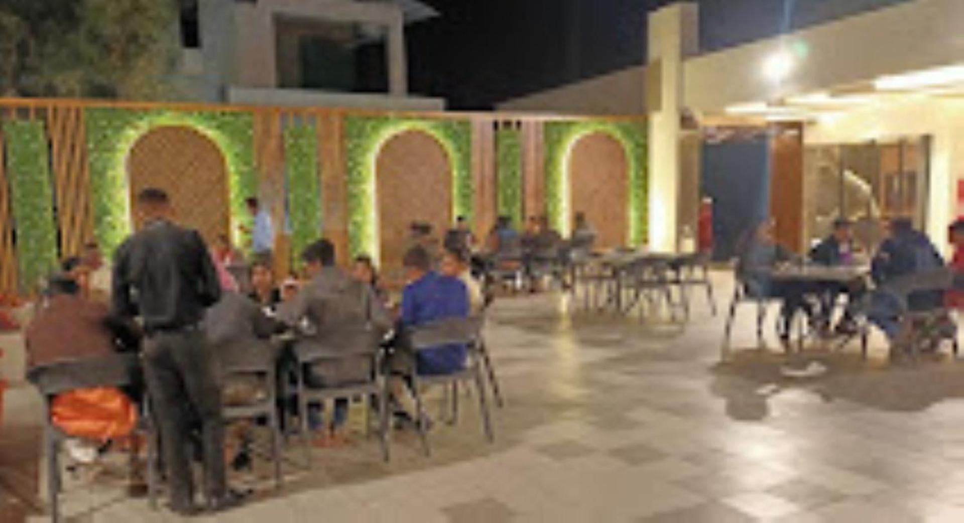 Hotel Pritam Palace , Dhule Екстериор снимка